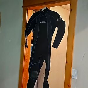 COPY - Women's Wetsuit. Size small
